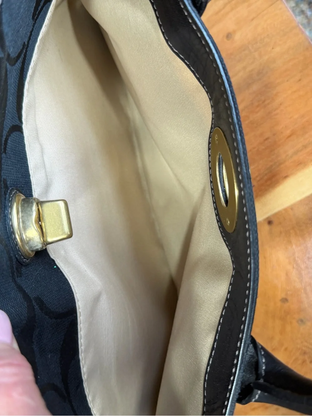 Coach Classic Y2K 2008 Hamptons Madeline Signature Black Satchel Bag